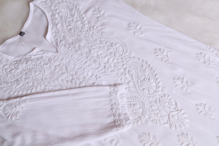 Mahnoor White Long Modal Kurta