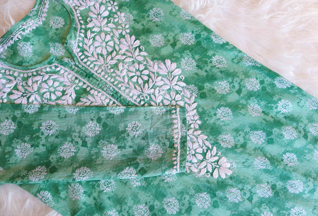 Aafiyat Green Floral Long MulMul kurta