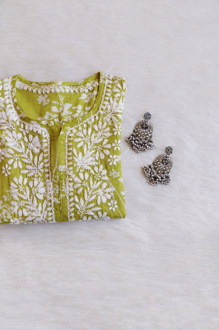 Farhaa Green Floral Long MulMul kurta