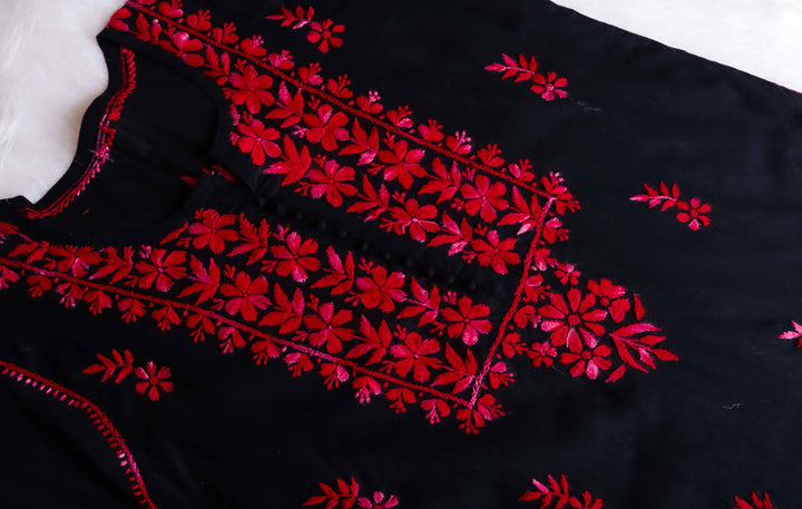 Gul-e-Jahaan Black & Red Cotton Kurta