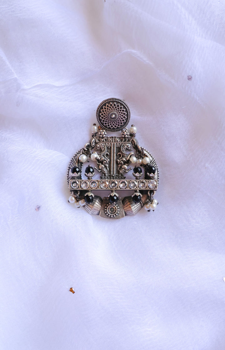 Carved White & Black Round Earrings