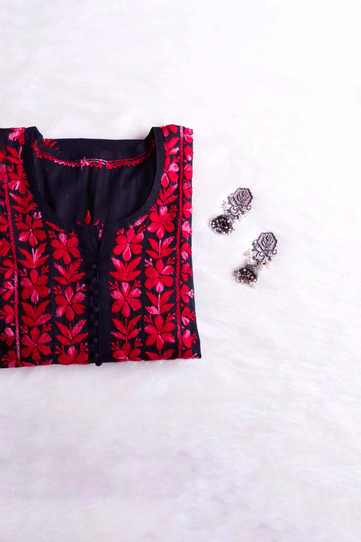 Gul-e-Jahaan Black & Red Cotton Kurta