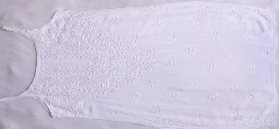 Raaha White Sleeveless Rayon Kurta Pant set