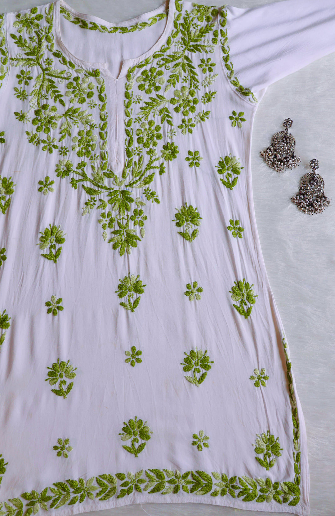 Gulbahaar White & Olive Green Cotton short kurta