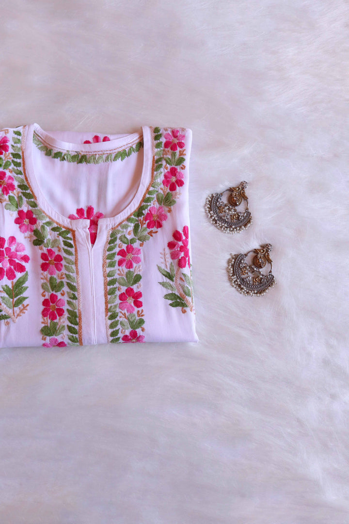 Gul-e-Jahaan White & Hot Pink Rayon Kurta