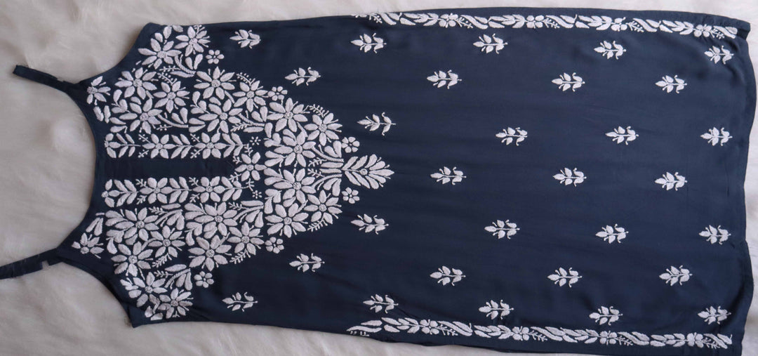 Raaha Grey Sleeveless Rayon Kurta Pant set