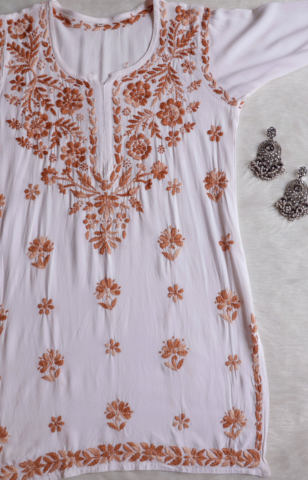 Gulbahaar White & Beige Cotton short kurta