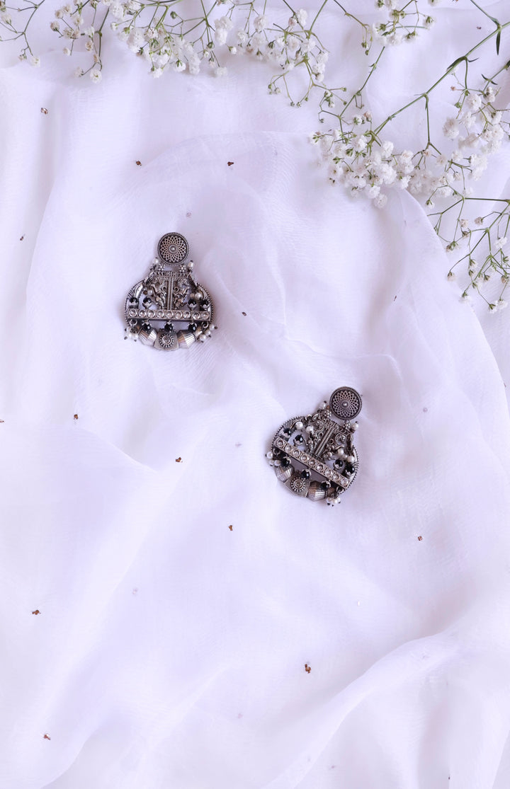 Carved White & Black Round Earrings